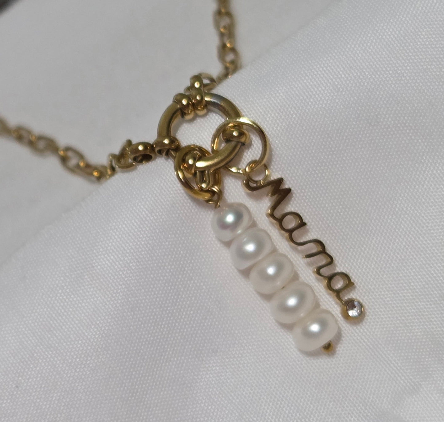 5 Perlas Charm