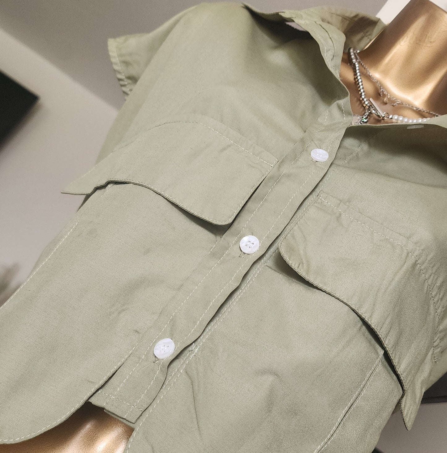 Botton Down Crop Top